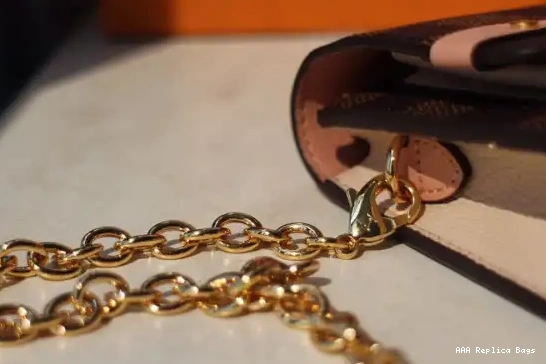 Aaa replica ru LOUIS WALLET CHAIN VUITTON VAVIN 0626